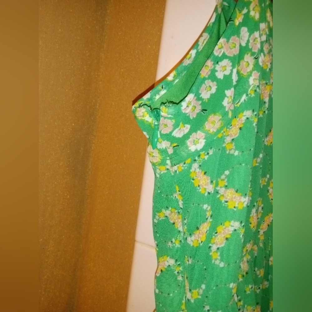 Green floral spring dress with ruffle - Picture 5 of 5
